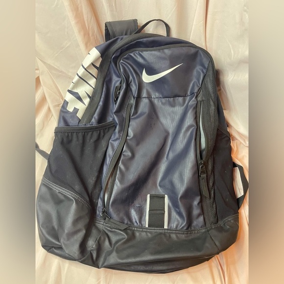 nike alpha adapt rev backpack price Engineered for swimmers and water enthusiasts Alpha Adapt Rise Graphic Backpack